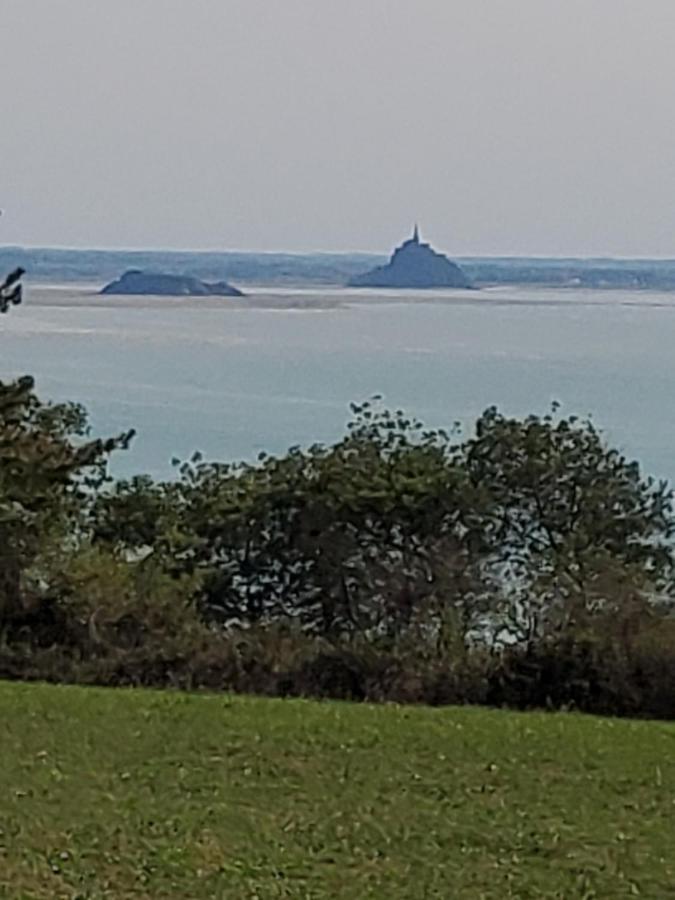 Chez Jollyjune, A Moins D'Une Heure Du Mont Saint Michel Champeaux Bagian luar foto