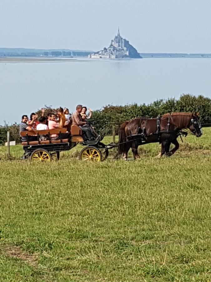 Chez Jollyjune, A Moins D'Une Heure Du Mont Saint Michel Champeaux Bagian luar foto